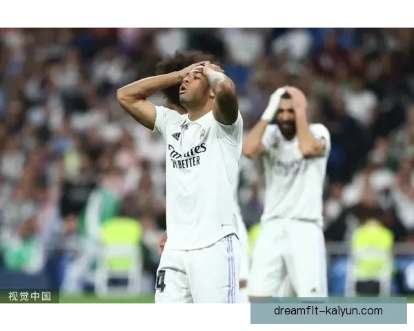 维尼修斯与本泽马的化学反应持续提升，助力球队争夺联赛冠军。