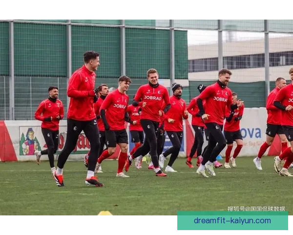 西汉姆联当前球队结构与战术体系分析